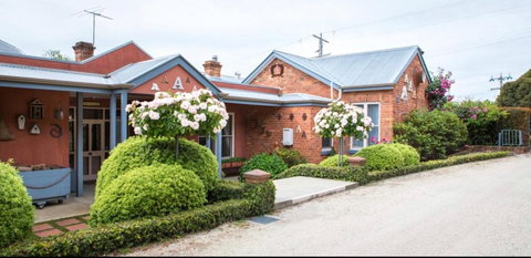 Twelve On Albert - New Castle Holiday 6