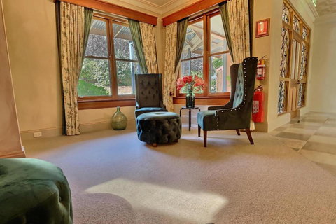 Twelve On Albert - New Castle Holiday 3