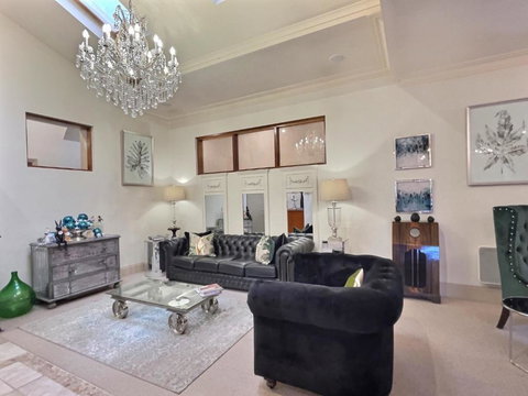 Twelve On Albert - New Castle Holiday 1