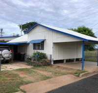 Gumby Gumby Cottage - New Castle Holiday