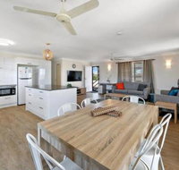 Upstairs  Downstairs 81 Denman Camp Rd - New Castle Holiday