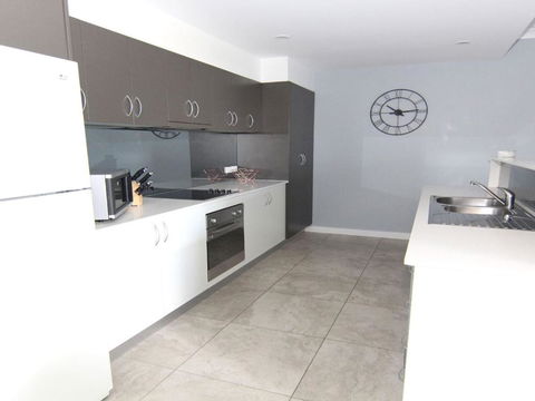 Reflections G01 On The Lake! - New Castle Holiday 1