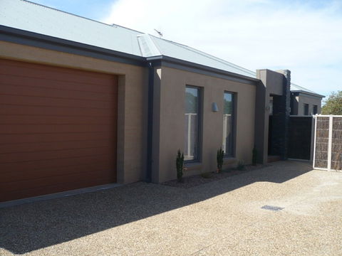 Tempo Place Mulwala - New Castle Holiday 0