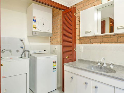 Grand Pacific 2 Unit 1 - New Castle Holiday 4