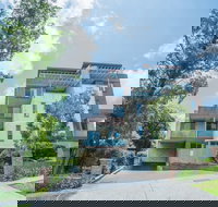 Designed Home Of Ultimate Convenience In Gordon - New Castle Holiday