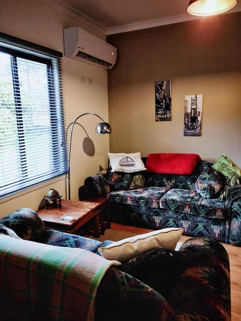 Wanderlust Cottage - New Castle Holiday 5