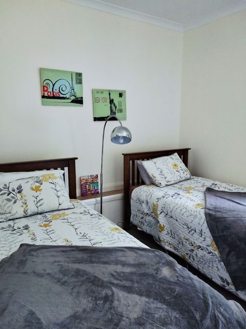 Wanderlust Cottage - New Castle Holiday 3
