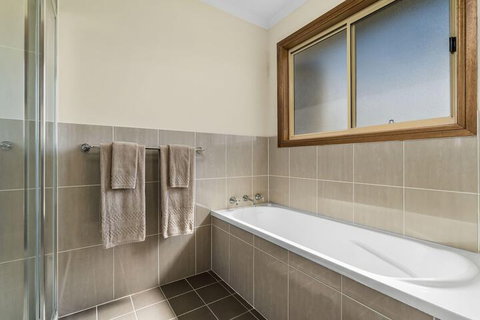 Reflections Holiday Parks Grabine - New Castle Holiday 7