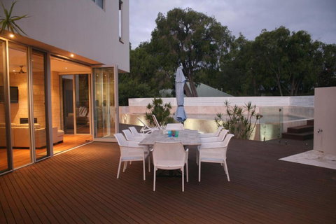 Cinque - New Castle Holiday 2