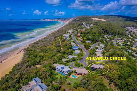 41 Carlo Circle Rainbow Beach Huge Beach House With Room For Everyone - New Castle Holiday 2