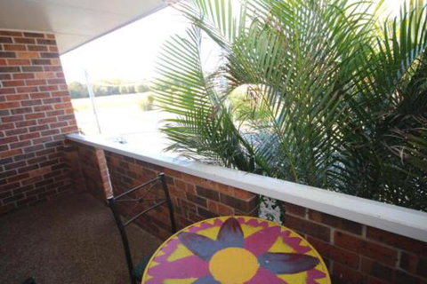 1 / 2 Brunswick Avenue - New Castle Holiday 5