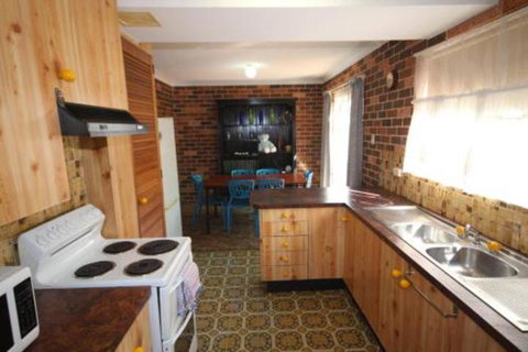 1 / 2 Brunswick Avenue - New Castle Holiday 6