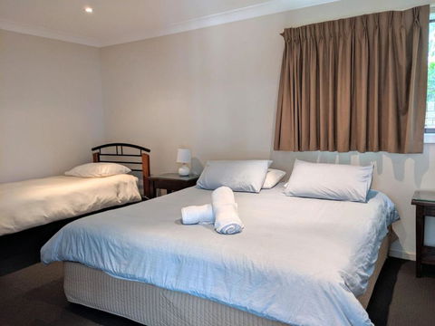 Sails On Bannister At Mollymook - New Castle Holiday 4