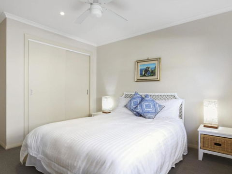 South Pacific Crescent 75 Ulladulla - New Castle Holiday 4