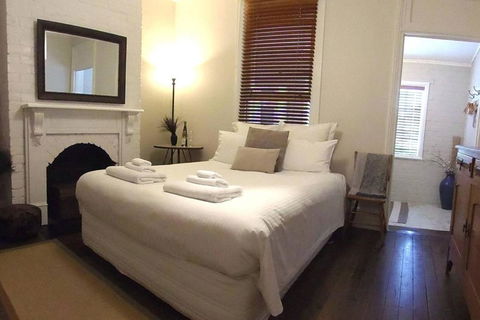 YSG The Edward Townhouse 157 Steps To Town - New Castle Holiday 3