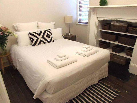 YSG The Edward Townhouse 157 Steps To Town - New Castle Holiday 6