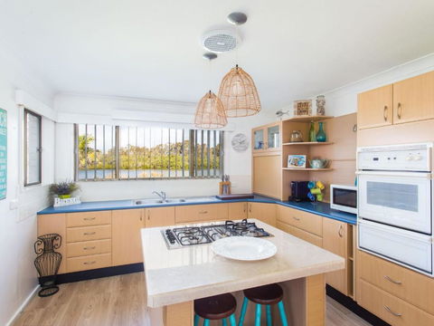 Waterfront At Point Road - New Castle Holiday 3