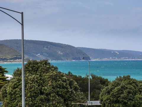 WATERFRONT THREE In The Heart Of Lorne - New Castle Holiday 1