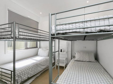 WATERFRONT THREE In The Heart Of Lorne - New Castle Holiday 5