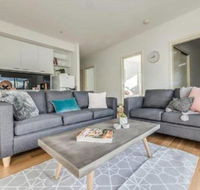 Marina View Apartment - New Castle Holiday