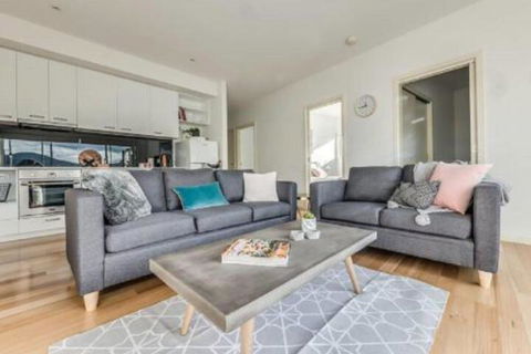 Marina View Apartment - New Castle Holiday 0