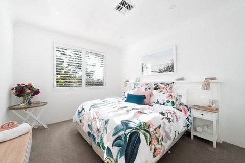 Arabella Stylish Seaside Sanctuary With Views - New Castle Holiday 6