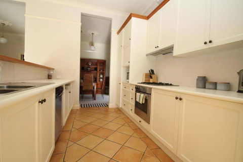 123 Hill St. Heart Of Orange Double Brick - New Castle Holiday 5