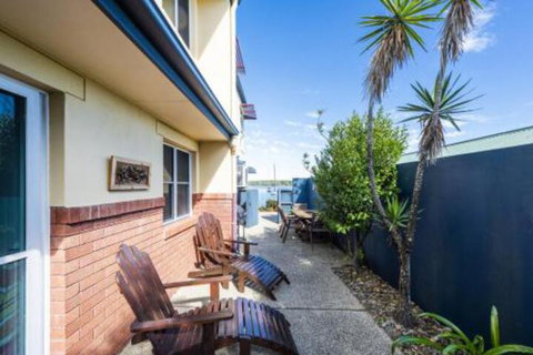 Riverview Apartments 2.1 - New Castle Holiday 5