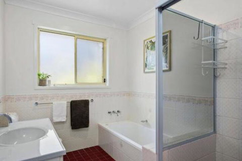 Hello Sunshine 50m To Beach Access - New Castle Holiday 5