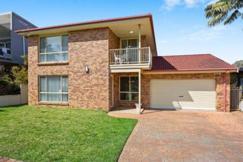 Hello Sunshine 50m To Beach Access - New Castle Holiday 0