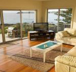 Joness Beach House perfect location with views - New Castle Holiday