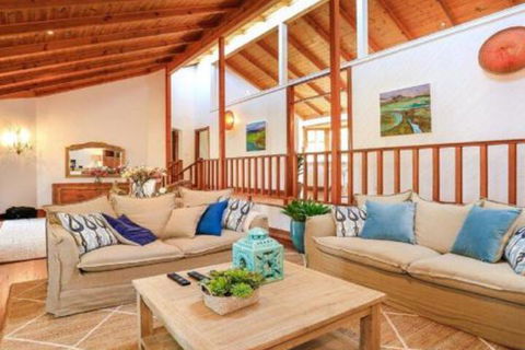 Treetops Elegant Inviting Designer Cedar Home - New Castle Holiday 7