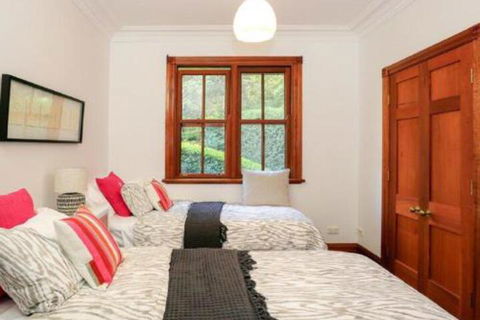 Treetops Elegant Inviting Designer Cedar Home - New Castle Holiday 3