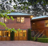 Treetops elegant inviting designer cedar home - New Castle Holiday