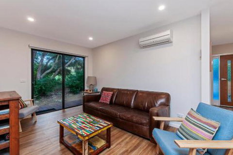 Thunder Point Cottage - New Castle Holiday 3