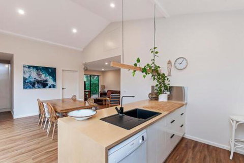 Thunder Point Cottage - New Castle Holiday 2