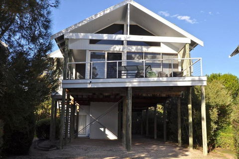 Sheoak Holiday Home - New Castle Holiday 1