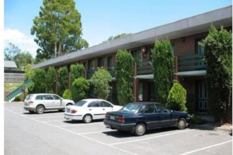 Classic Twin Bed Room 2 In Oakleigh - New Castle Holiday 3