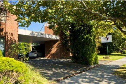 Classic Twin Bed Room 2 In Oakleigh - New Castle Holiday 4