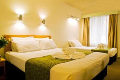 Classic Twin Bed Room 2 In Oakleigh - New Castle Holiday 7