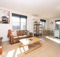 The Endsleigh 1 Bedroom Villa Free Wifi Near CBD - New Castle Holiday