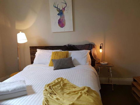 Cute Cottage On Byng Walk To Town & Pet Friendly - New Castle Holiday 6