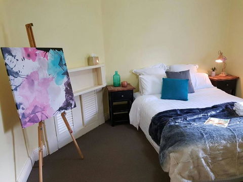 Cute Cottage On Byng Walk To Town & Pet Friendly - New Castle Holiday 4
