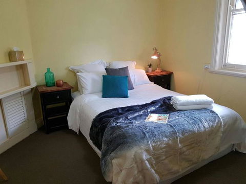Cute Cottage On Byng Walk To Town & Pet Friendly - New Castle Holiday 3