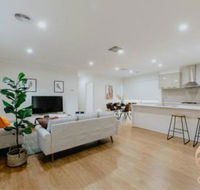 118 Refreshing 3BR Werribee Family House - New Castle Holiday