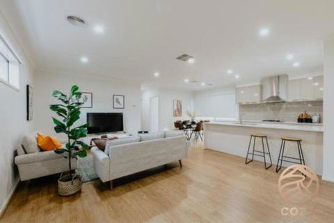 118 Refreshing 3BR Werribee Family House - New Castle Holiday 0