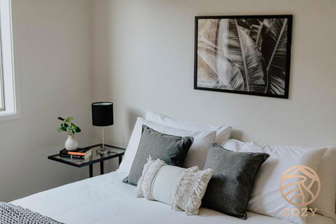 118 Refreshing 3BR Werribee Family House - New Castle Holiday 2