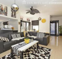 Marilyns Place Private  Spacious  Central - New Castle Holiday