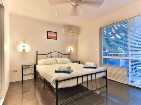 RED COWRIE 321atPALM COVE - New Castle Holiday 1