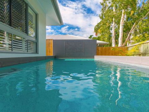 CANOPY HOUSE At PALM COVE - New Castle Holiday 4